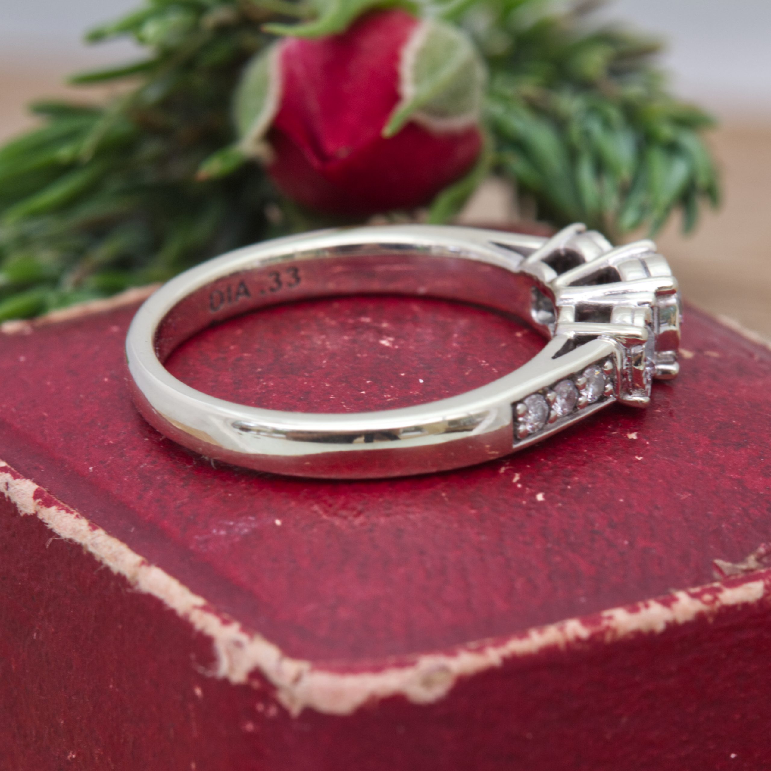 Kay Jewelers H925 Ring Zales Elongated Cushion Thin Band Large